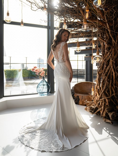 https://elisebride.ro/images/stories/virtuemart/product/AVA             (4).jpg